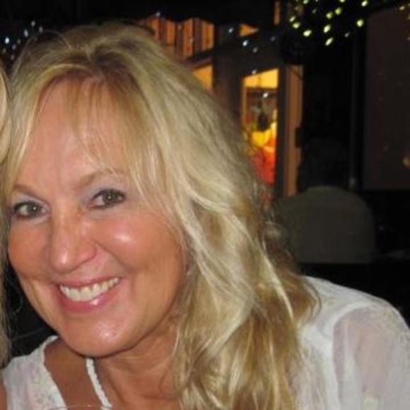 Meet your Posher, Debra - Picture 1 of 1